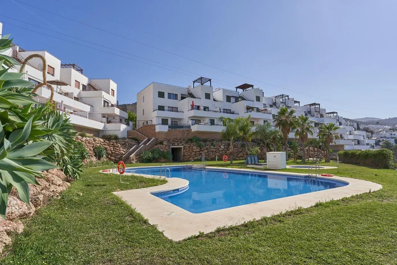 2-Bedroom Apartment With Seaview location